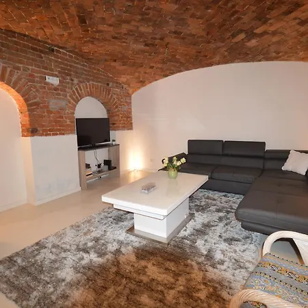 Charming Two-bedroom Suquet