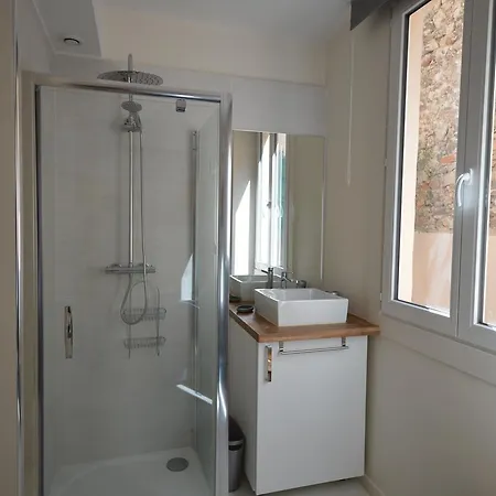 Charming Two-bedroom Suquet